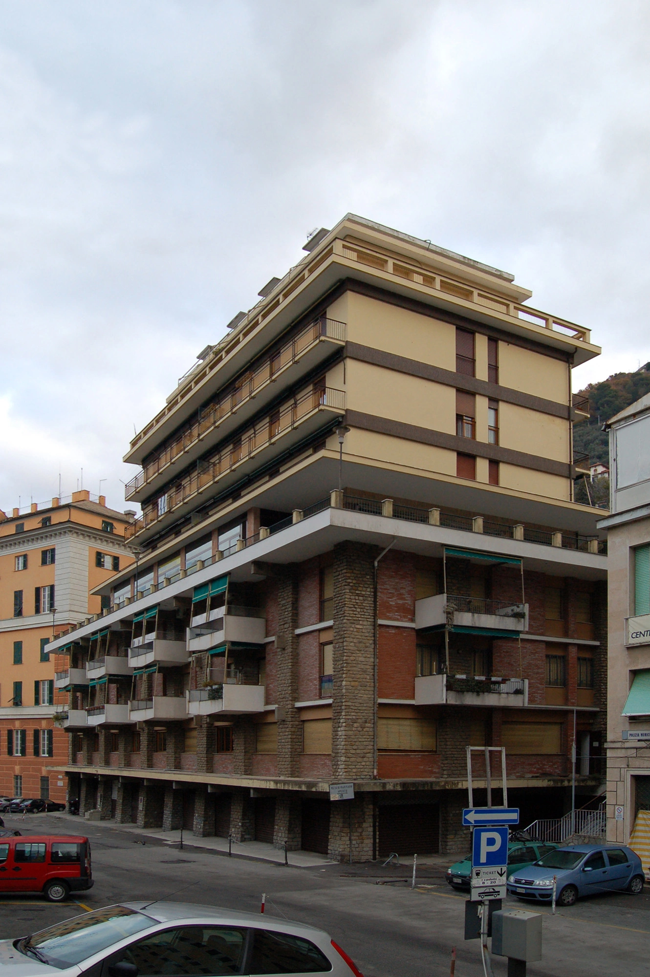 Superimposed buildings 