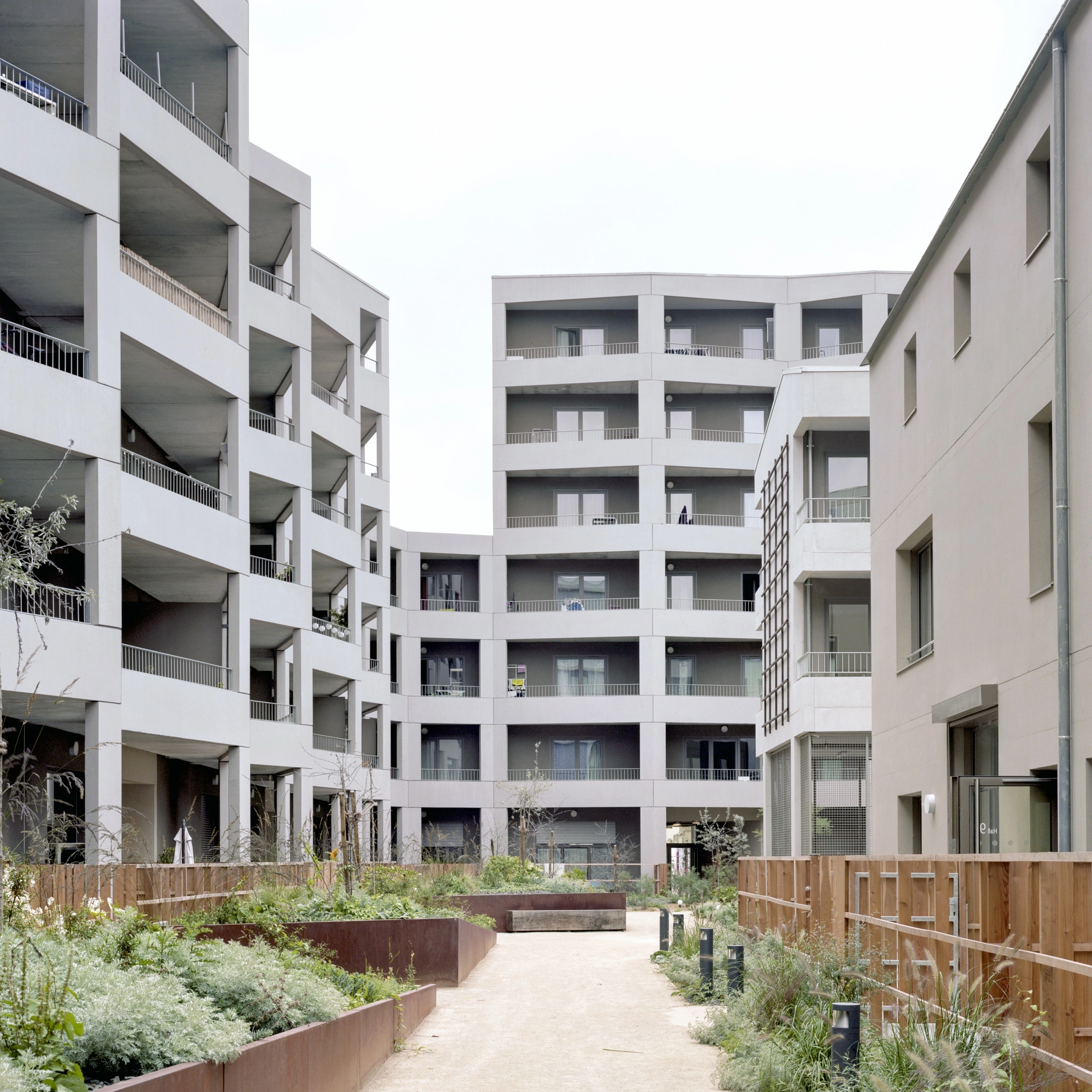 LOGEMENTS COLLECTIFS - PRAIRIE AU DUC - 4 