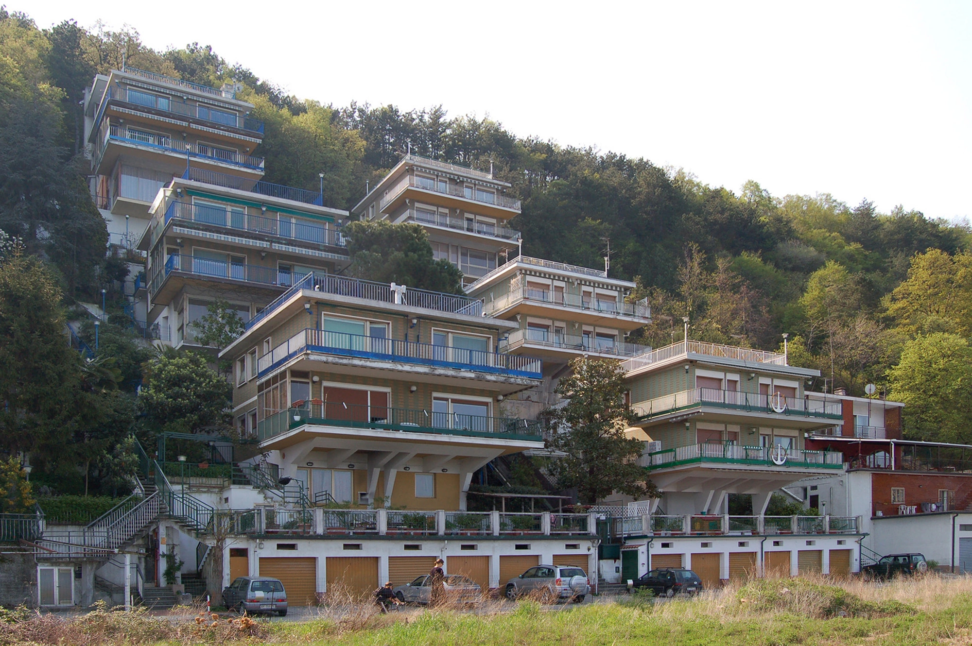 Cable-car dwellings 