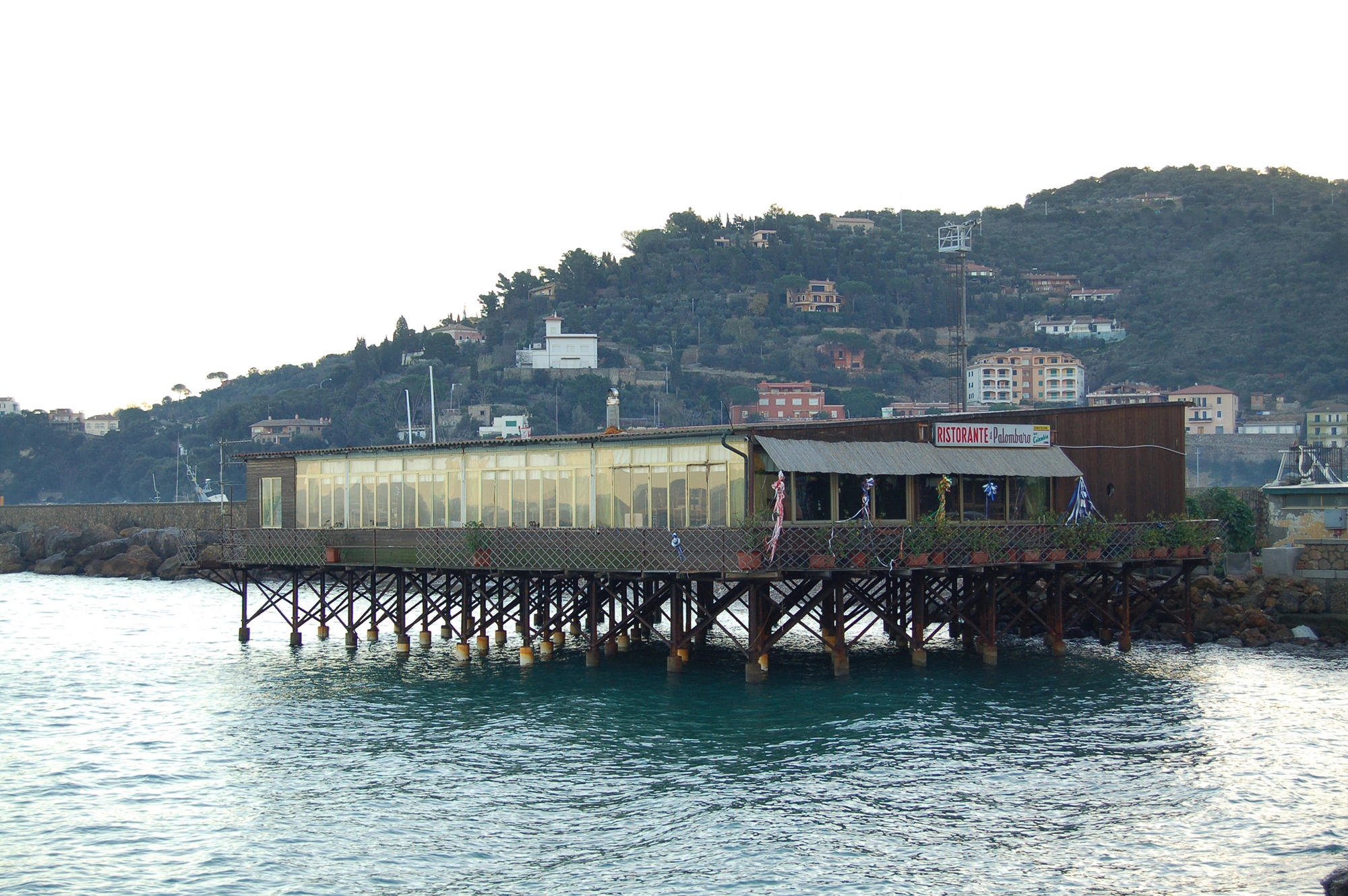 Restaurant lacustre