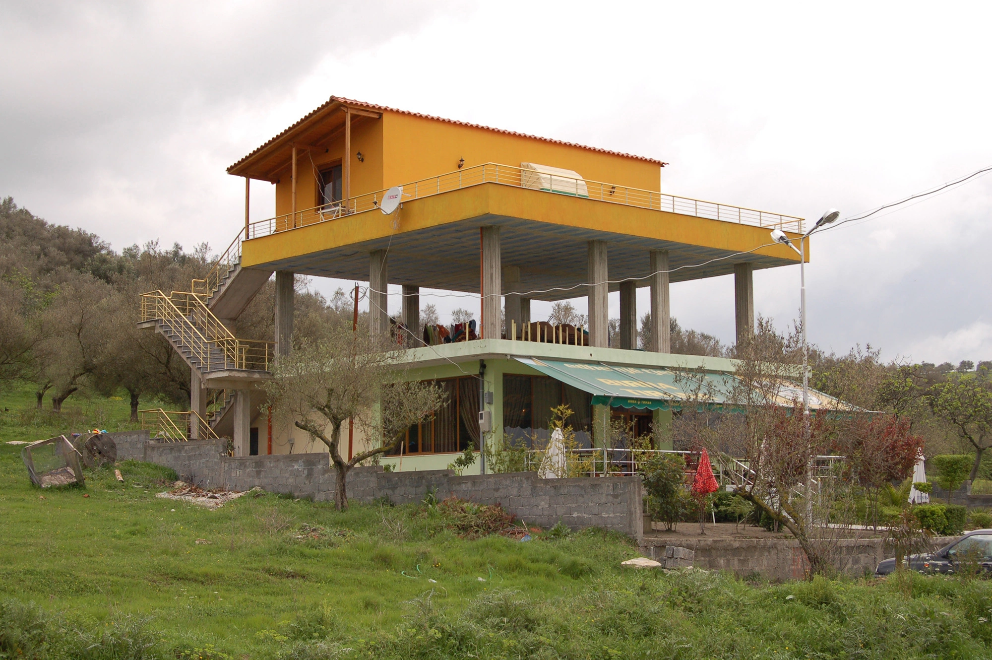 Maison Domino