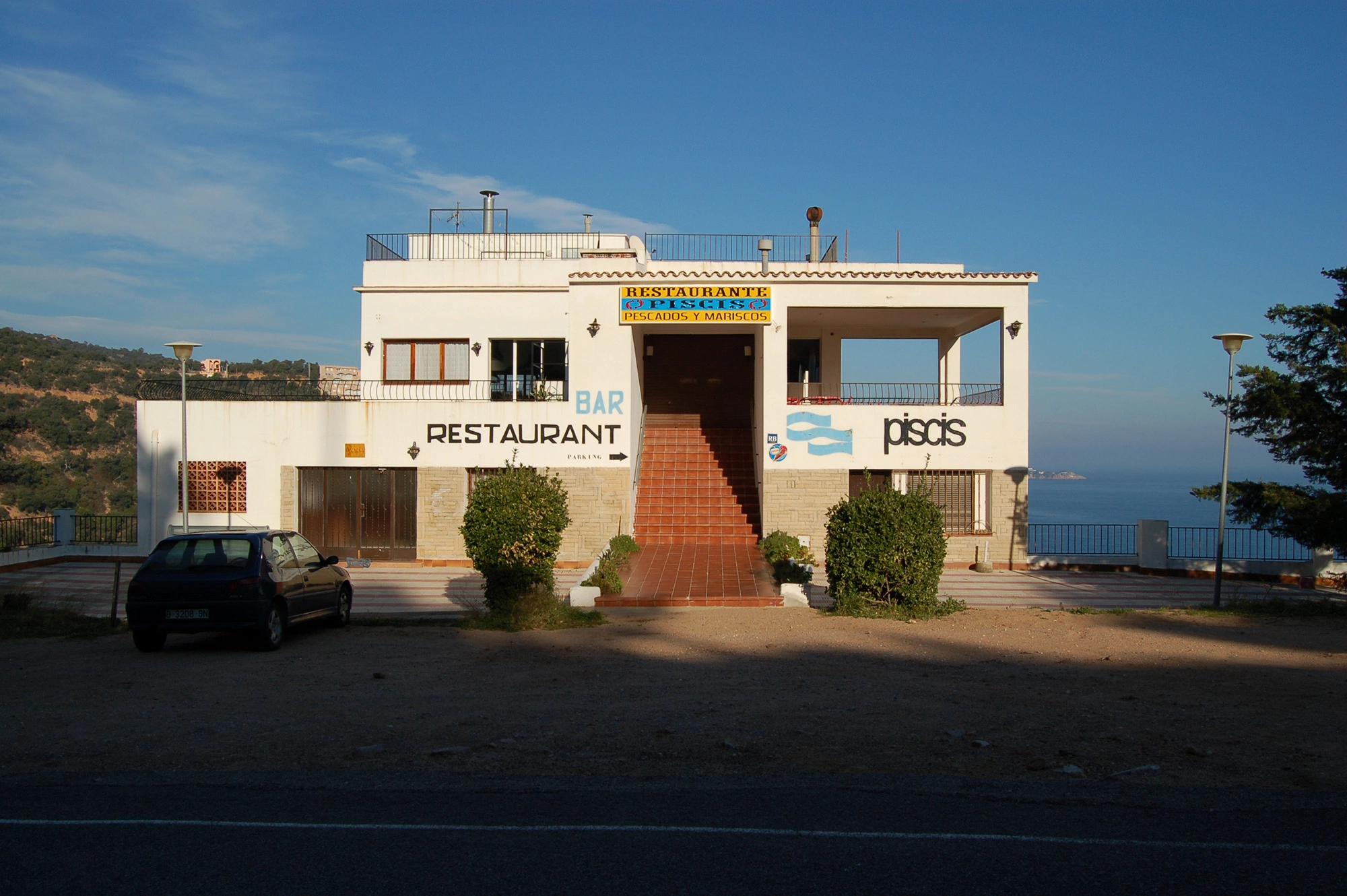 Inverted building 