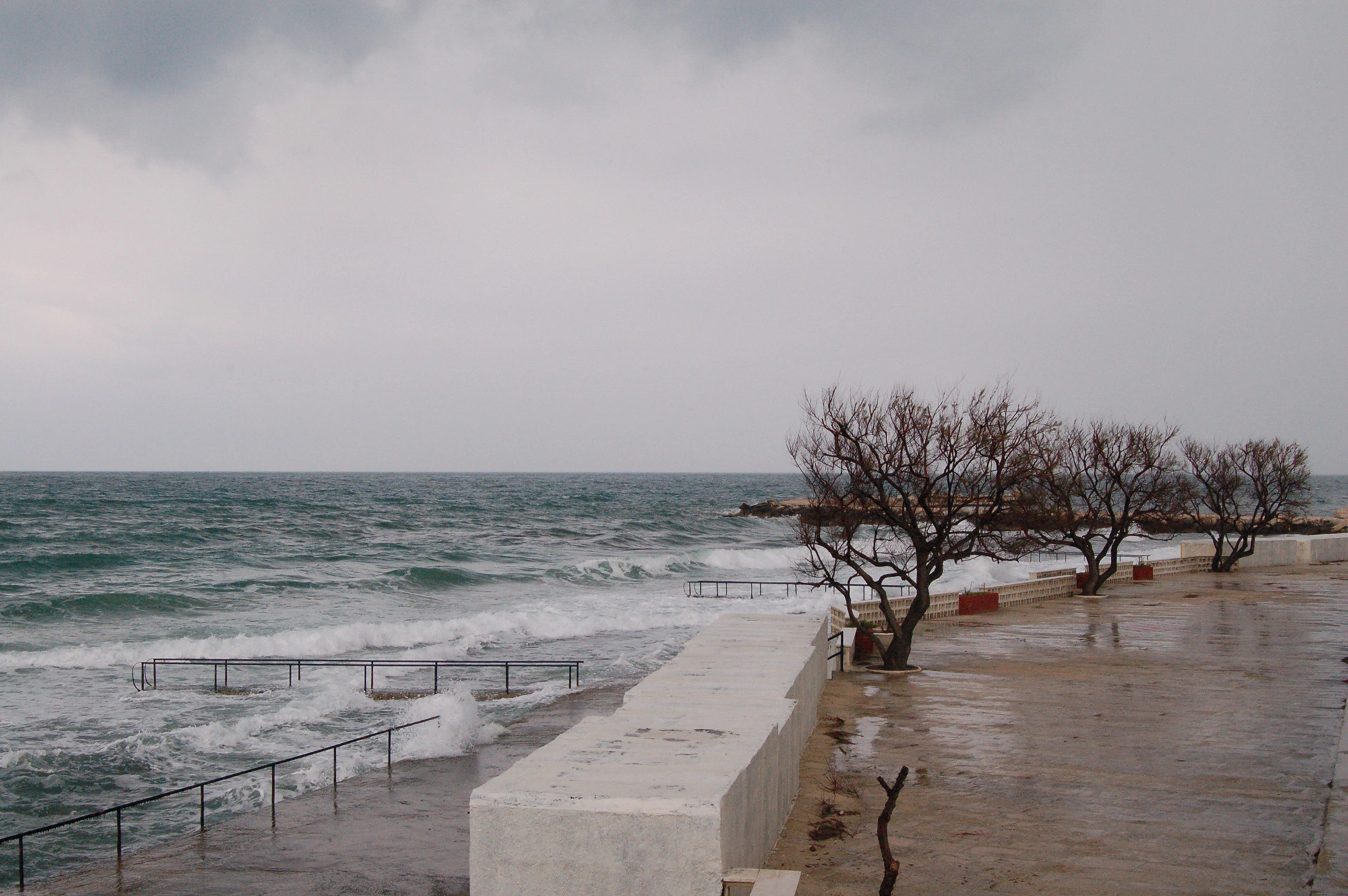 Artificial coastline 